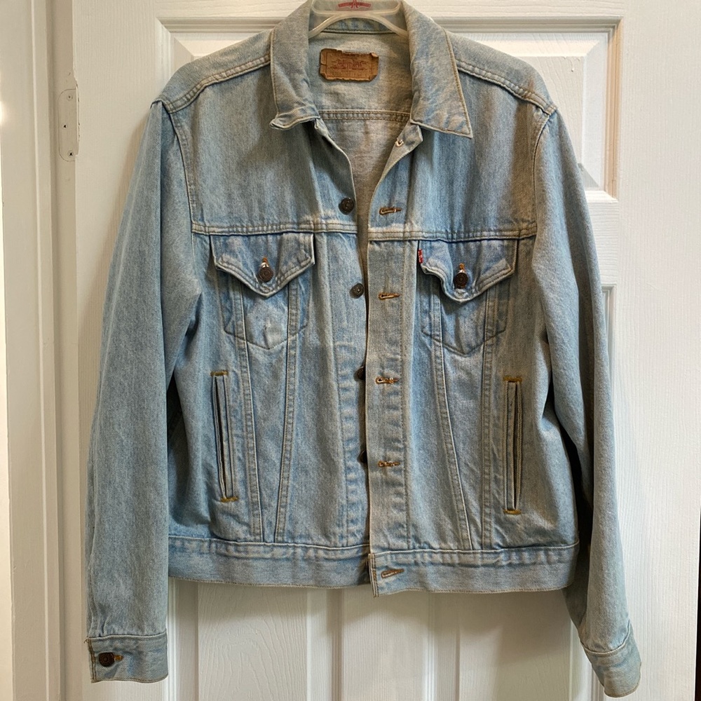 My favorite vintage Levi's Jacket🥺